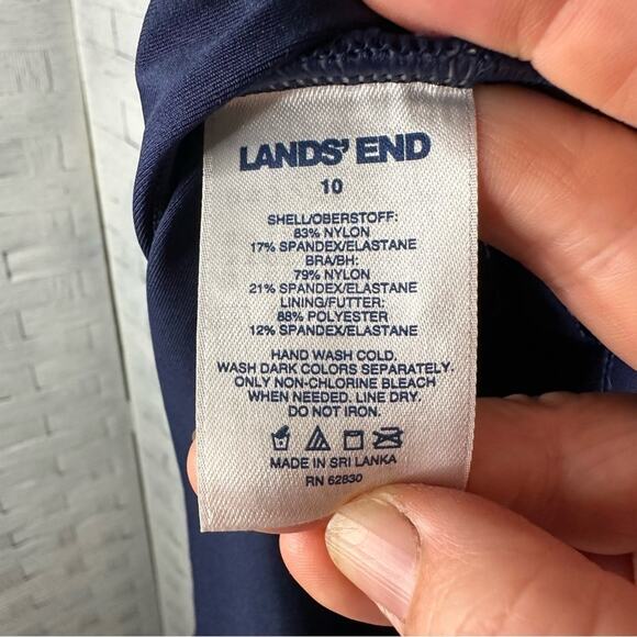 Lands’ End Classic Halter Tankini top Swim navy beach athletic summer poolside - Picture 5 of 8